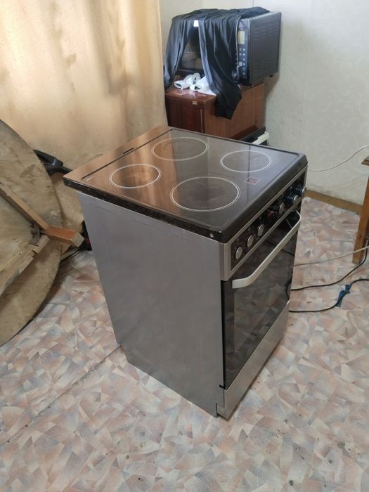 Продам стеклокерамическую плиту Haier