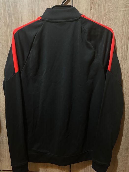 Горнище на Nike в отлично състояние