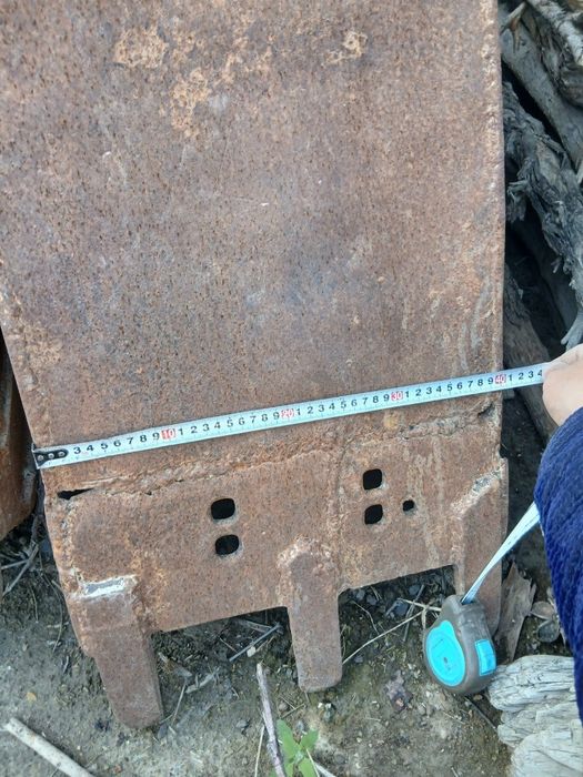 Mini ekskvator kovushi sotiladi