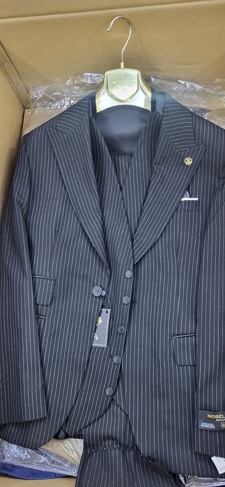 Продаётся кастюм брюк новий, все серия есть