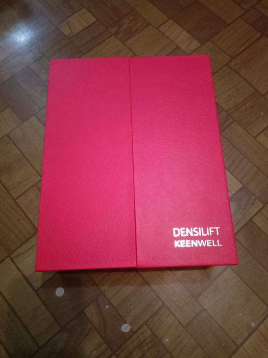 Коробка красного цвета 24#19#7,5