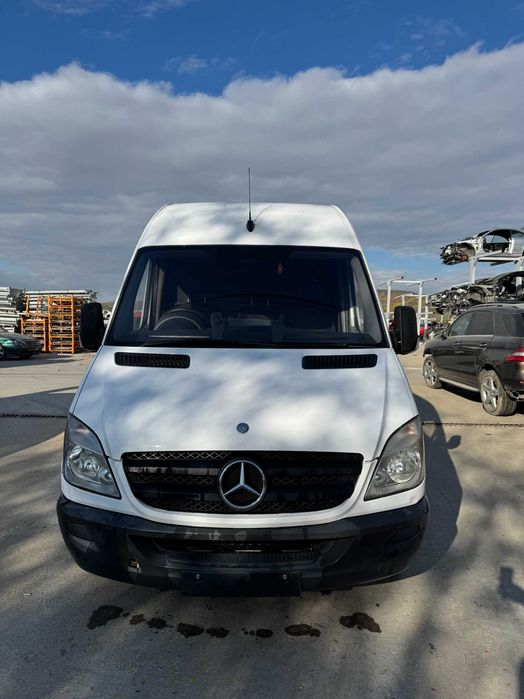 Dezmembrez Mercedes Sprinter 311, 313, 315 CDI Far/ Bara/ Capota/Grila