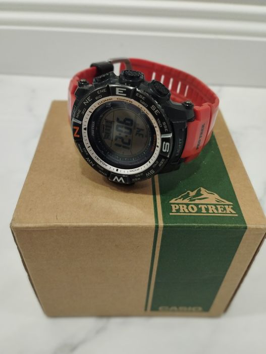 Часовник Casio ProTrek