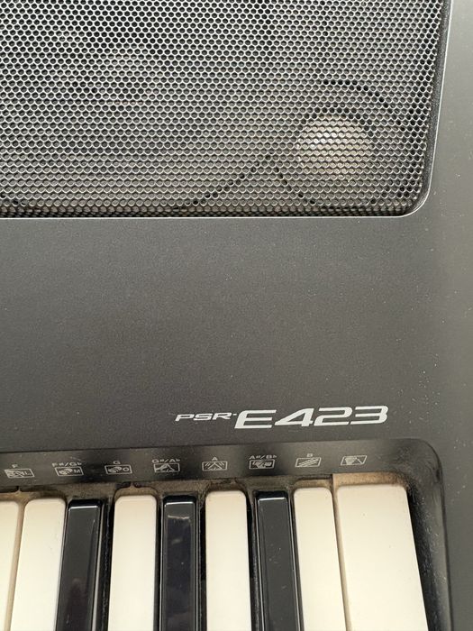 Продам синтезатор YAMAHA Е423