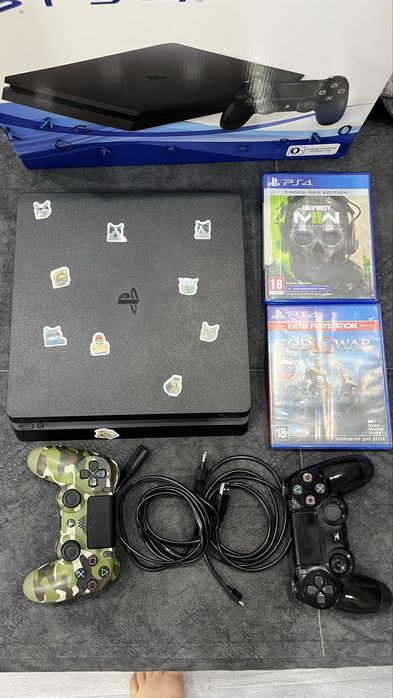 Продам PlayStation 4 Slim