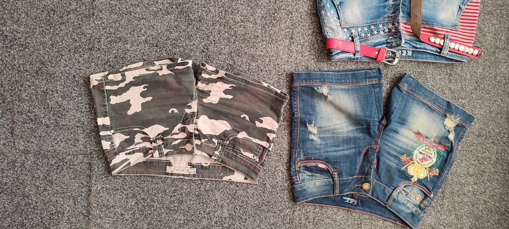 Pantaloni scurți dama mărimea S-M