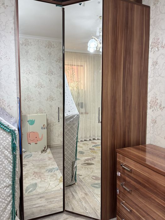 Сатылады шифонер комодпен бірге