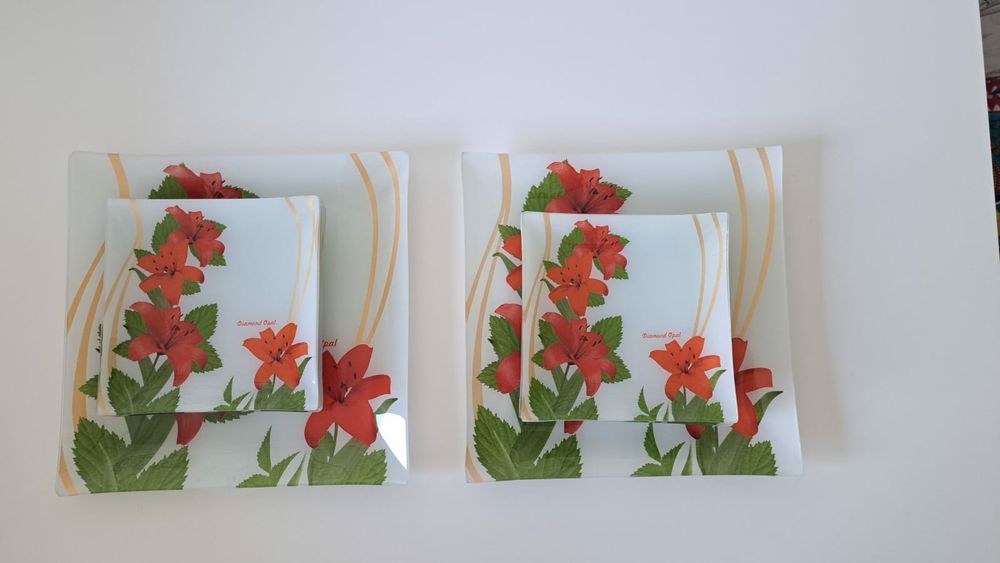 Продам набор тарелок