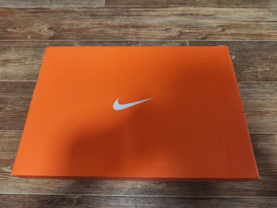 Продам кросовки Nike