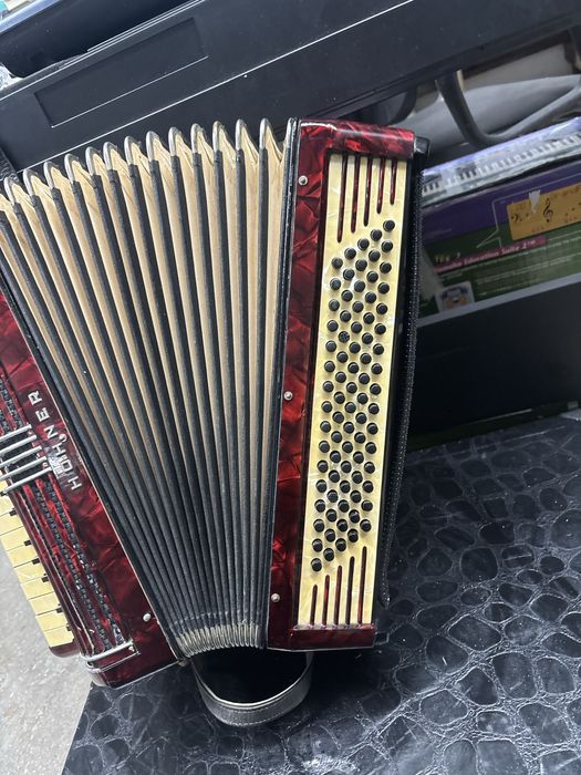 Acordeon Hohner Tango 2 cu 80 basi vergea  lunga vergele