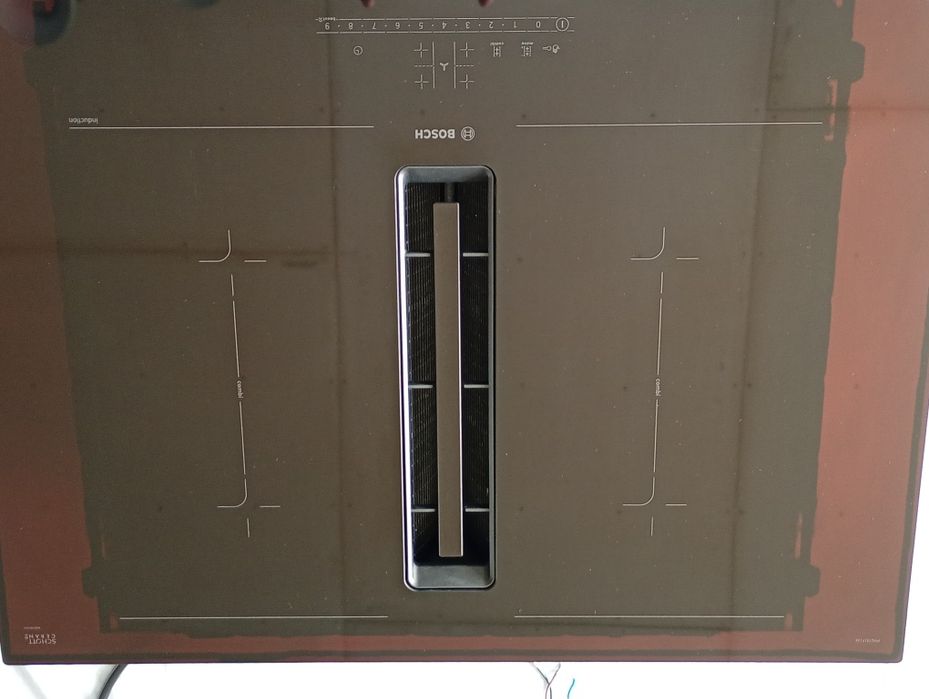 Plită incorporabilă cu hotă integrată Bosch PVQ731F15E