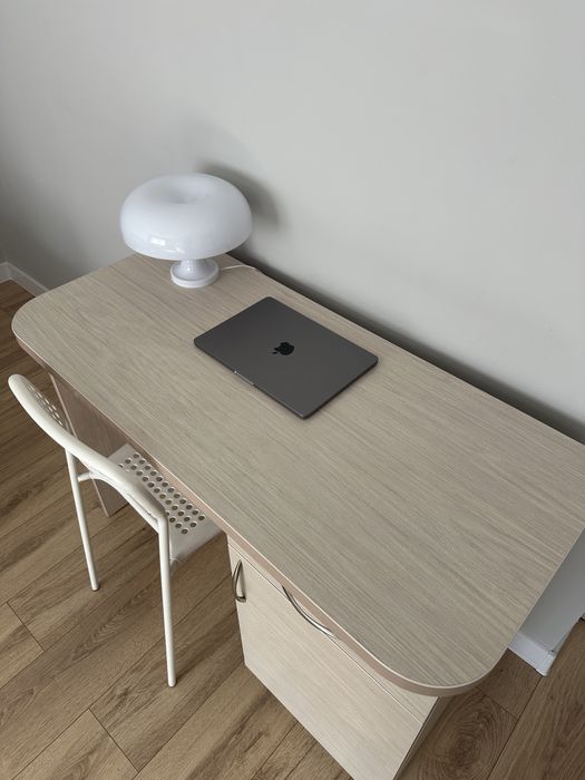 Письменный стол