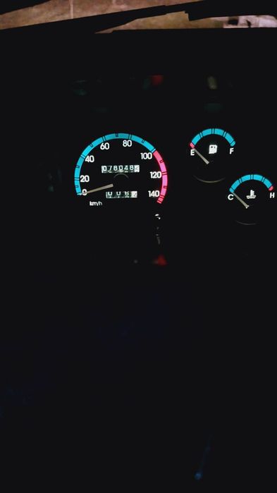 Дамас сотилади яхши холатда