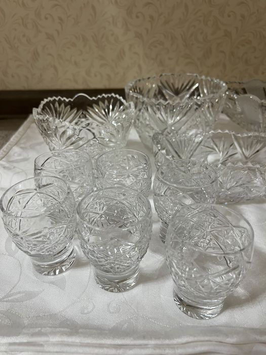 Продам хрустальные вазы