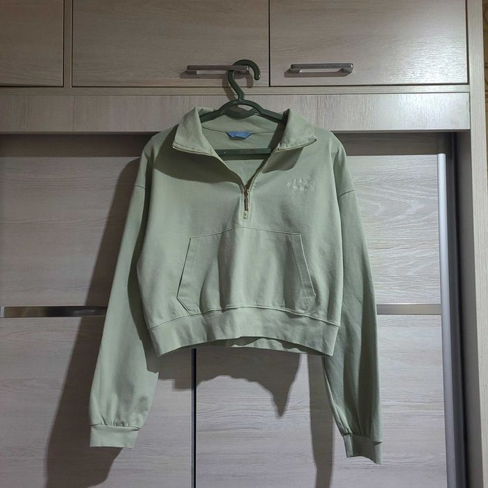 женский топ с длинными рукавами