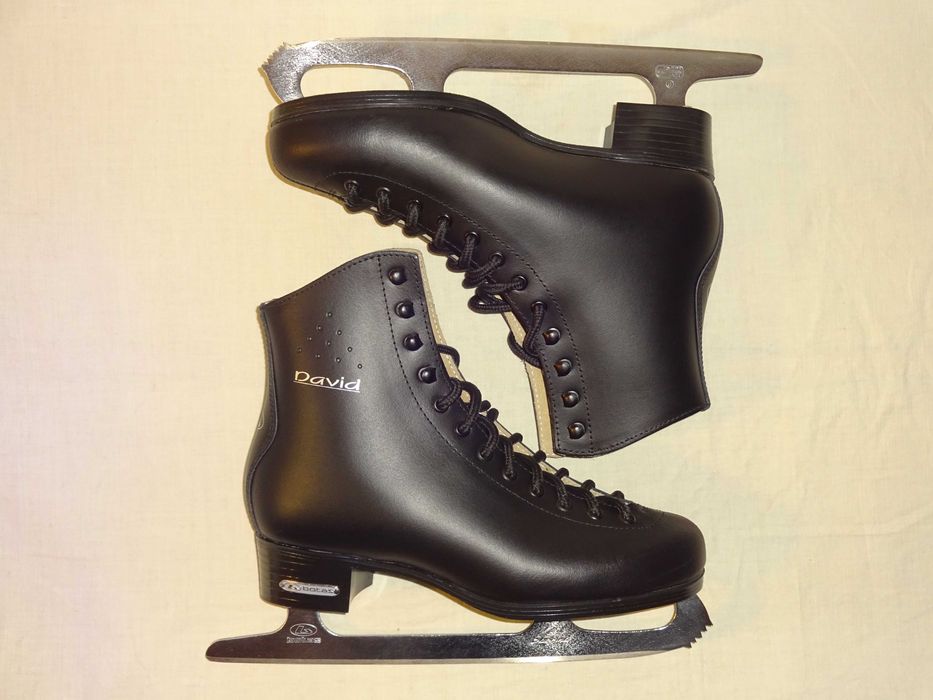Коньки фигурные мужские - продам.