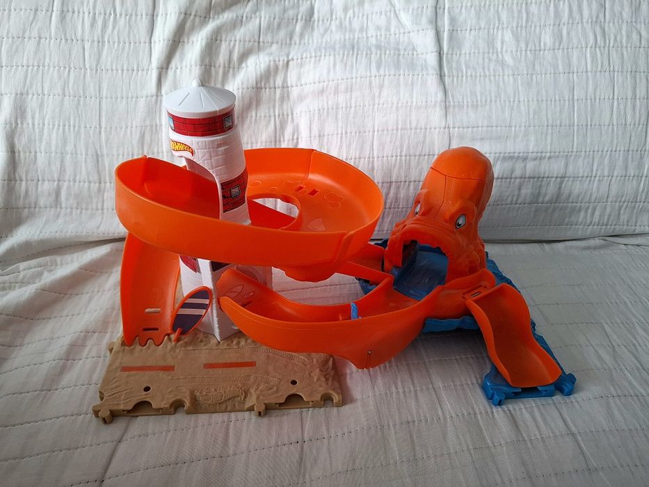 HOT WHEELS MATTEL 3 seturi în stare perfectă!