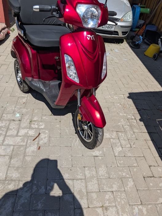 Triciclu electric volta vm 4 aproape nou (30 km făcuți )