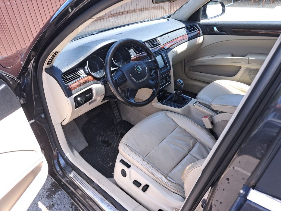 SKODA Superb 2012 — imagine 3