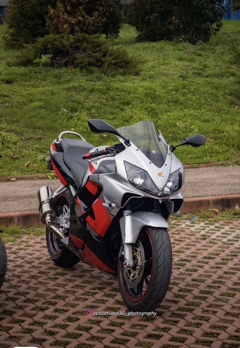 Vand honda cbr f4i
