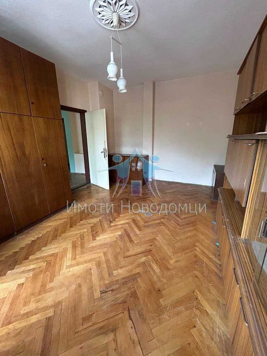 Продава се Двустаен апартамент в Шумен, Пазара - 70 кв.м за 1458 €/кв.м - Снимка #2