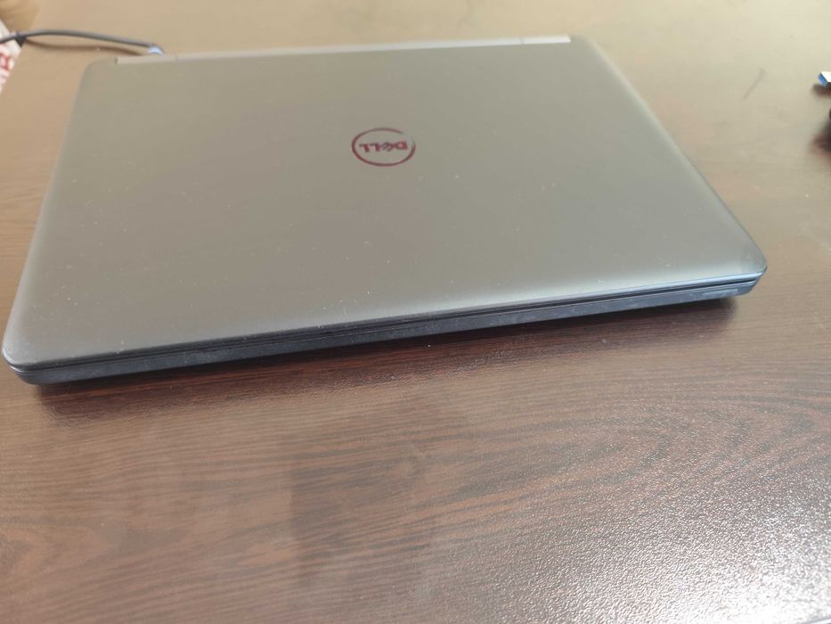 Лаптоп Dell latitude E5250 upgraded SSD 16GB RAM