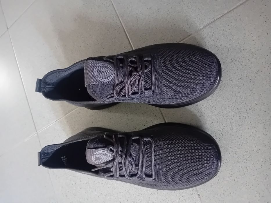 Нови мъжки маратонки