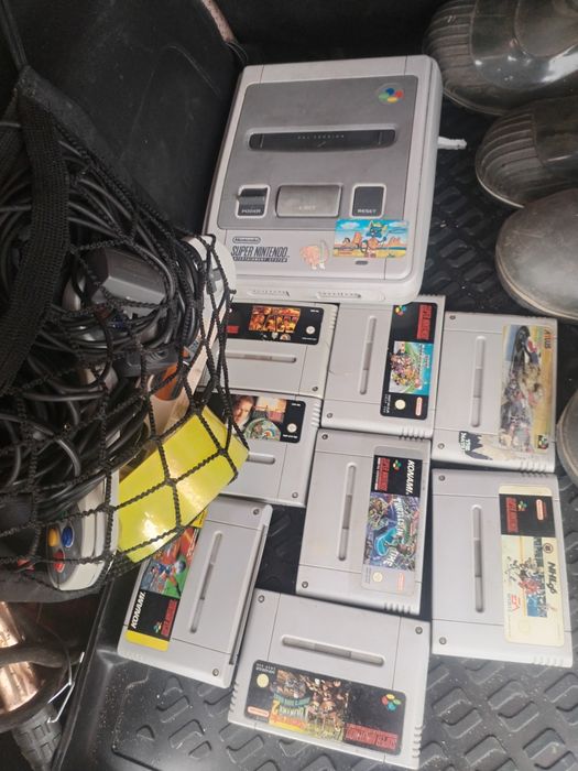 Super Nintendo продам с телевизором