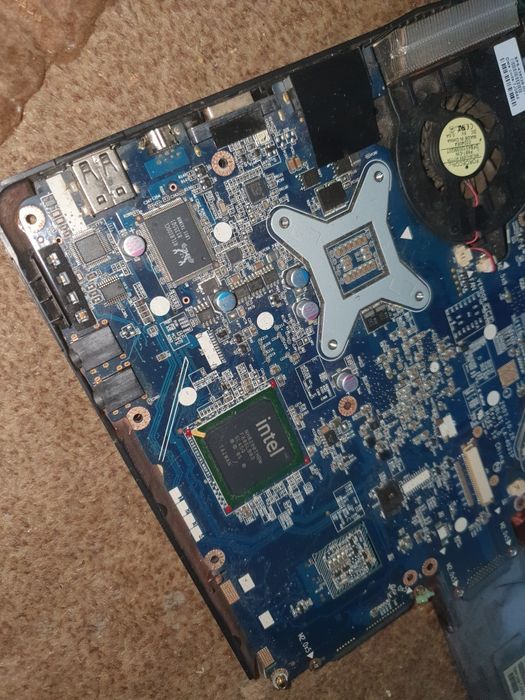 Vand Placa de baza " Dezmembrata Dela un Laptop Windows 7 Not a Gen. "