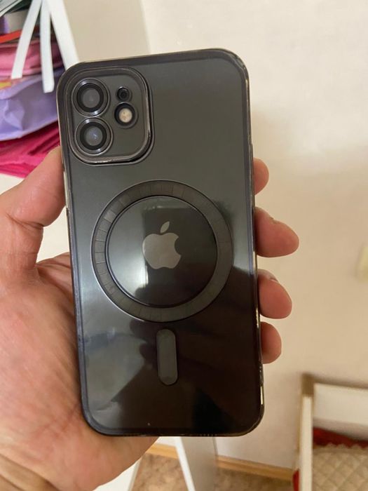 Продам айфон 12 на 64г