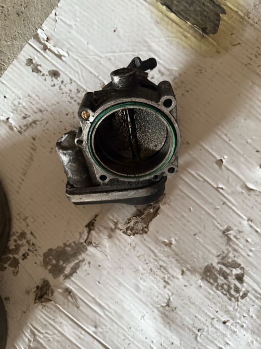 Дроселова клапа Bmw e90 e91 e92 325i 218кс n52 н52