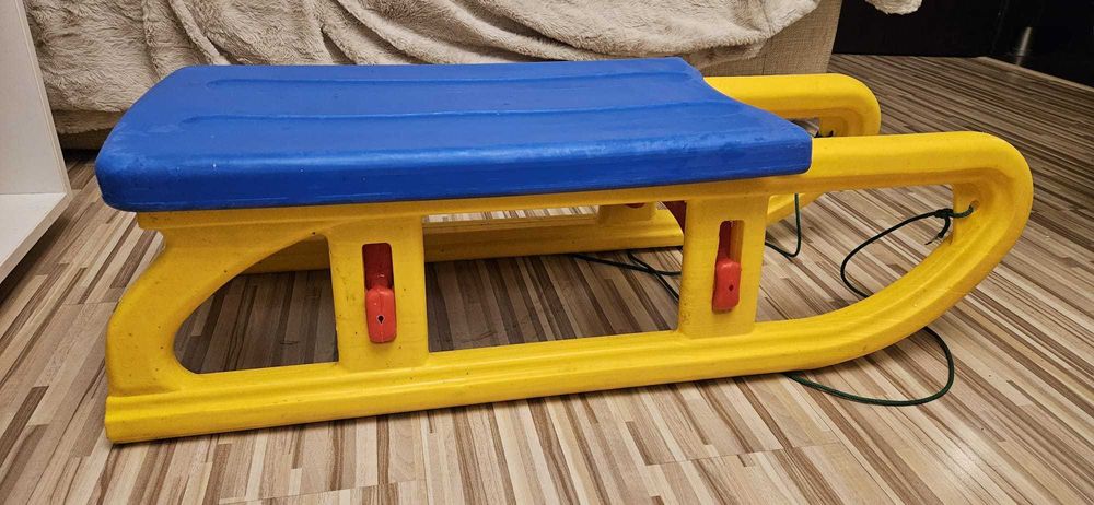 Vand Sanie ușoară și rezistentă, ideală pentru iarnă