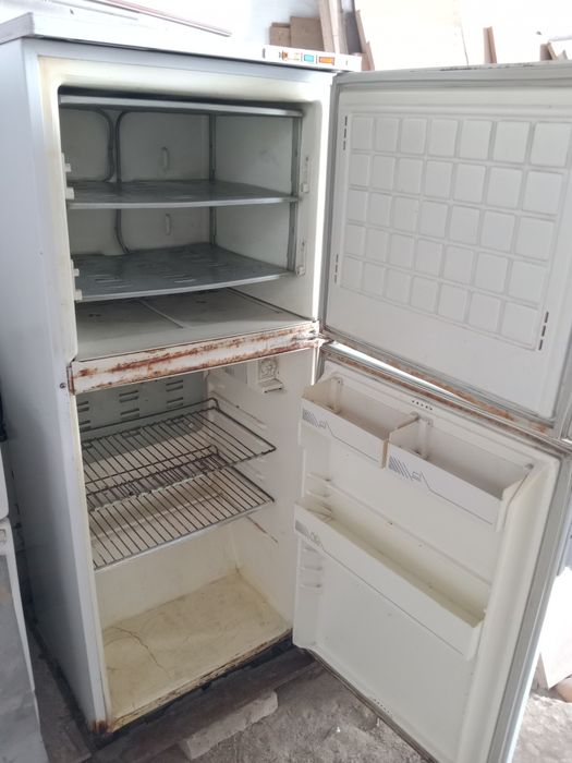 Буу холодильник в рабочем состоянии