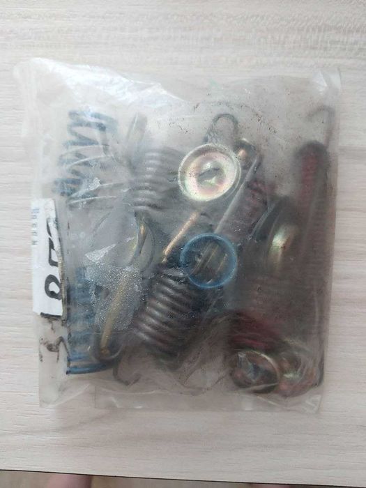 Ремонтен комплект пружини задни накладки Mercedes A6014210192