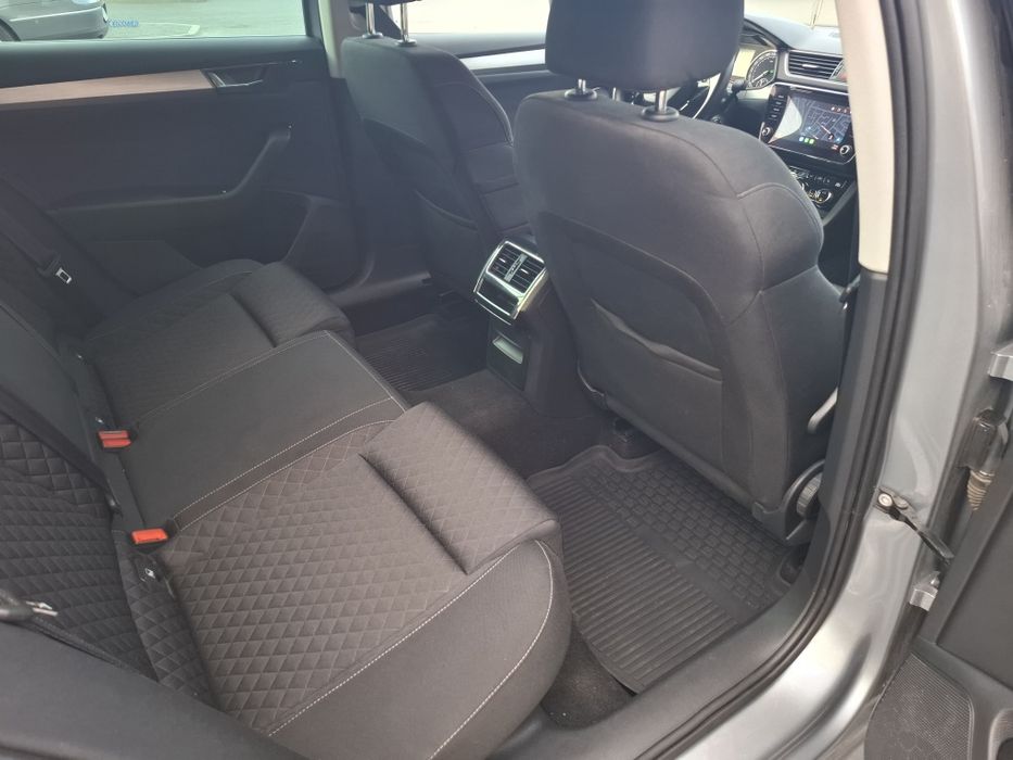 Vând skda superb 2021