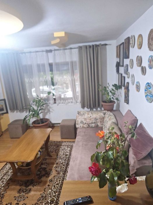Apartament 4 camere DECOMANDAT