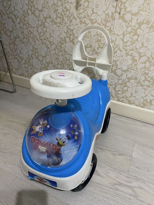 Продается машинка толокар