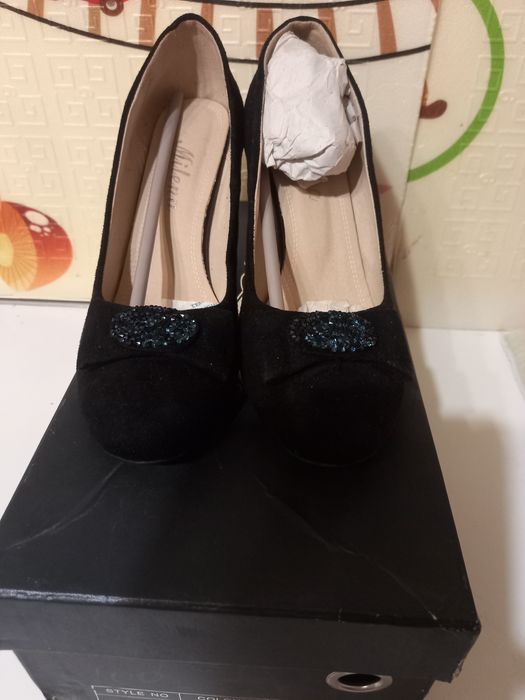 Продам  туфли,, смотрятся отлично