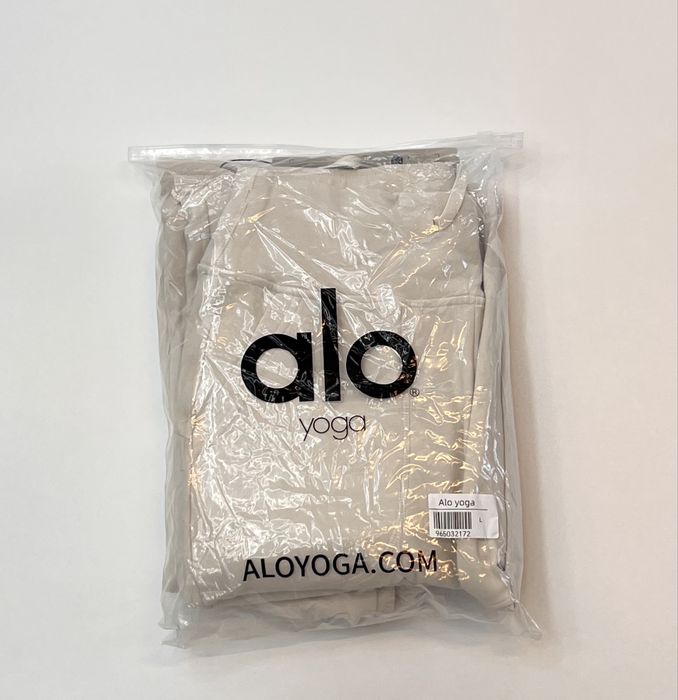 Trening ALO Yoga.
