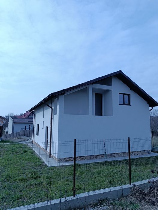 Casă Nouă la cheie zona Manastirii .