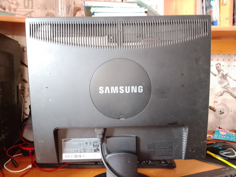 Монитор самсунг в нормальном состоянии