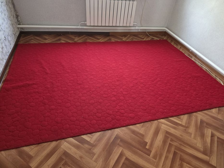 Продам ковер в хорошем состоянии