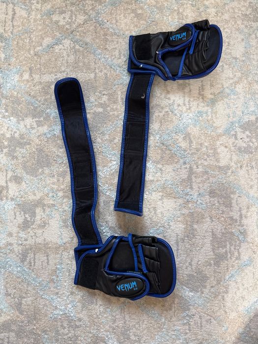 Футы,перчатки!Почти новые