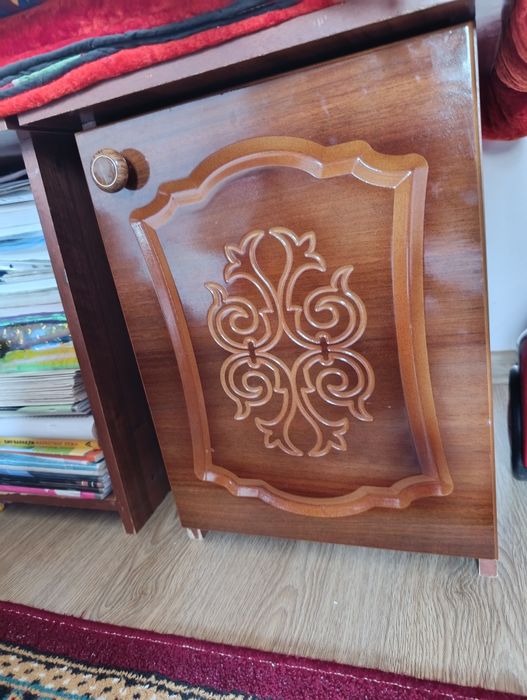 Katta o‘yma naqshli klassik mebel shkaf zo‘r holatda sotiladi arzon!!!