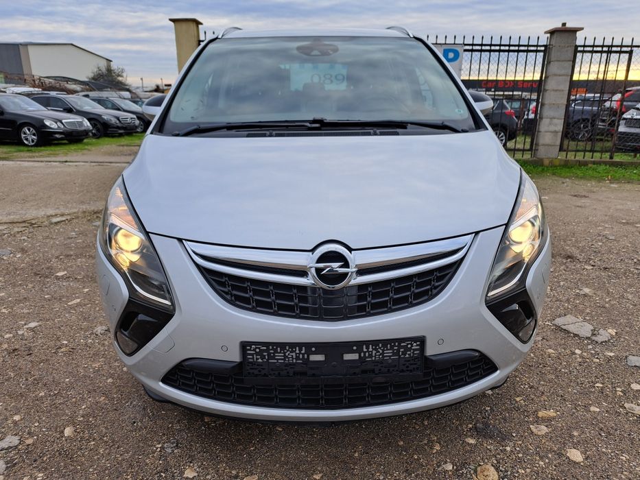 Опел Зафира 2015