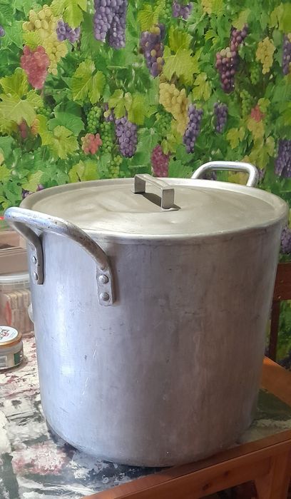 Флаги и кострюли