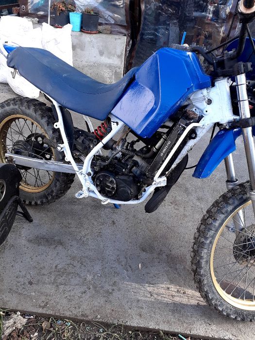 Мотори на части.