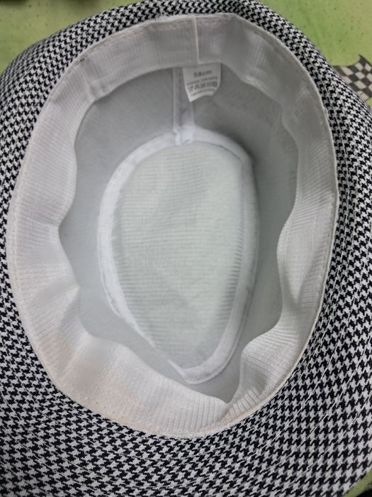 Palarie soare unisex si set gel de dus