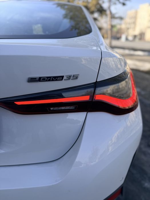 Продам BMW i4 2024