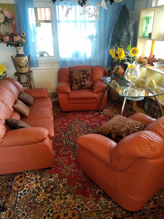 Прекрасна кожена гарнитура